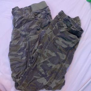 Women’s vintage flowy camo cargo pants